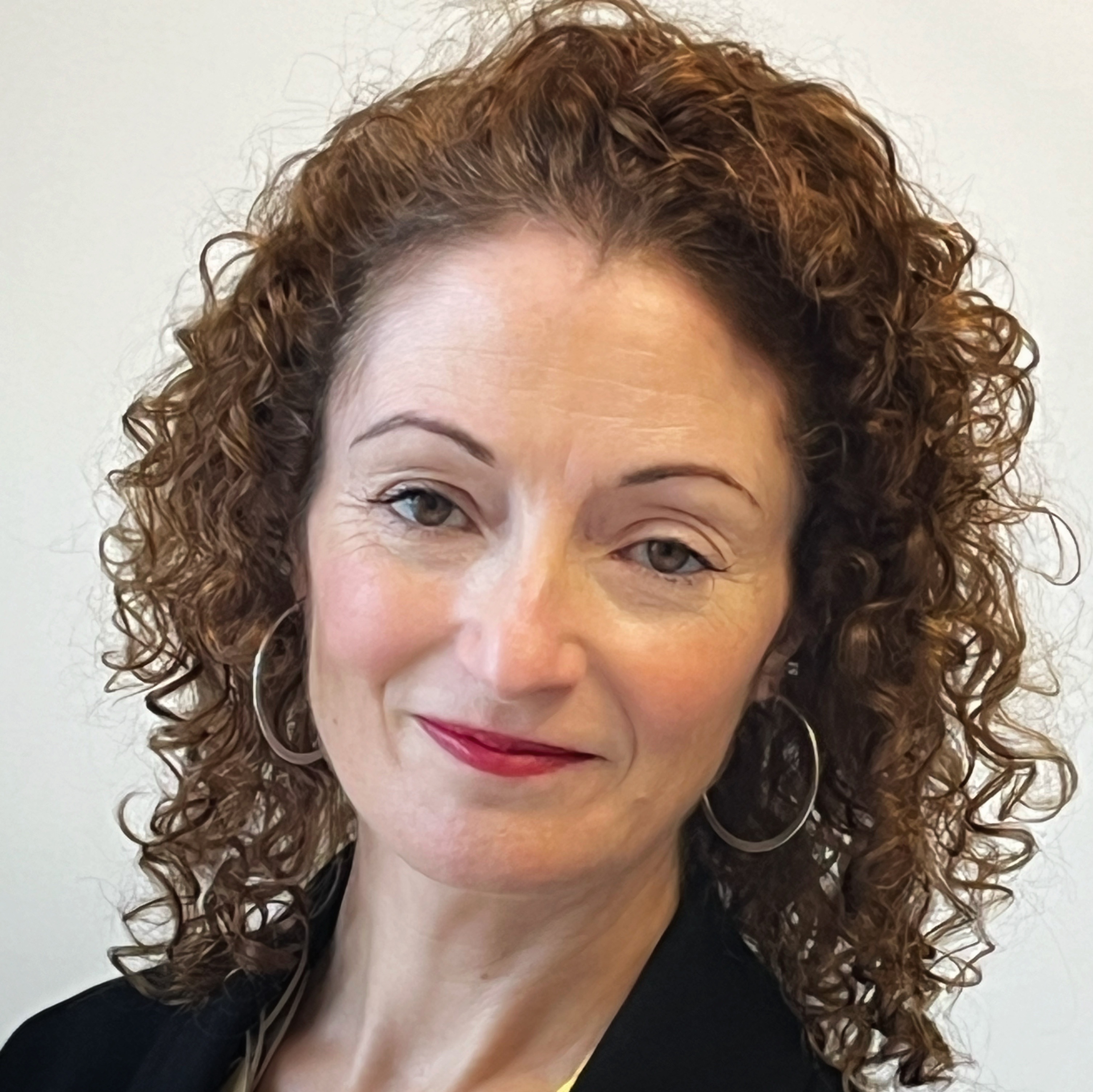 Nathalie Robertson headshot 1 Photoroom